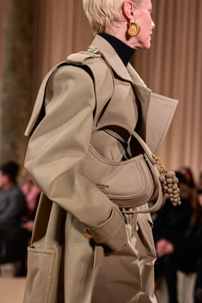 Look 3